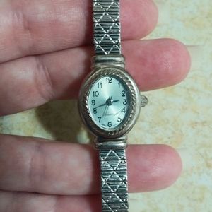 Women's Elastic Band Quartz Wristwatch